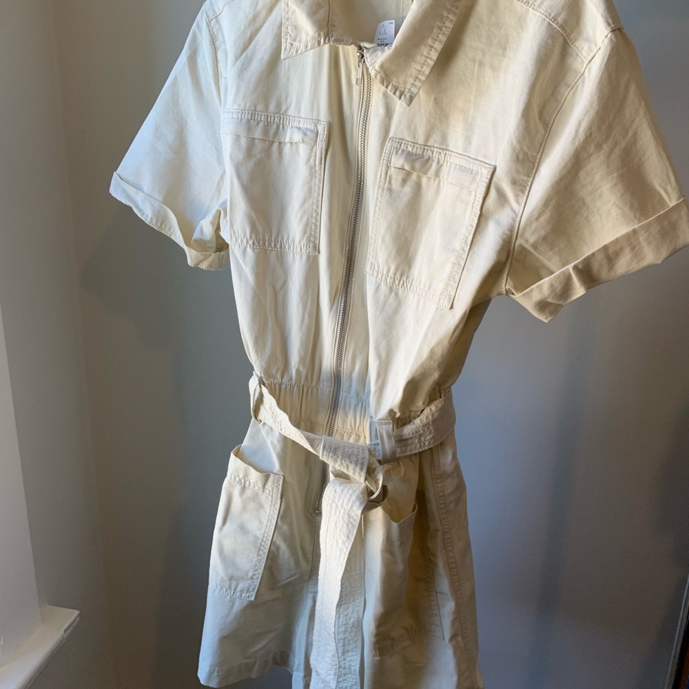 Gap short sleeve and short romper in thick cotton.